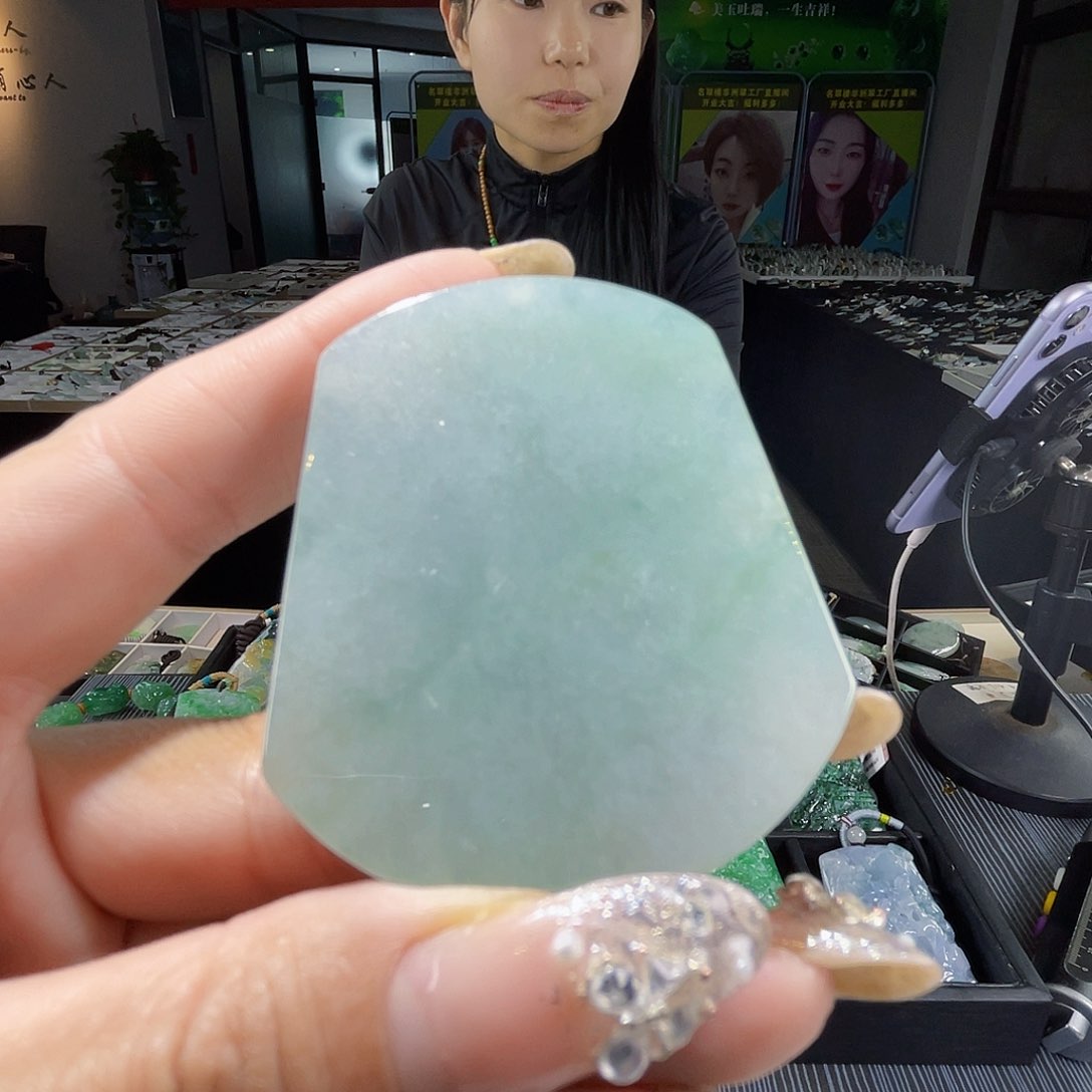 颈饰未镶嵌翡翠一