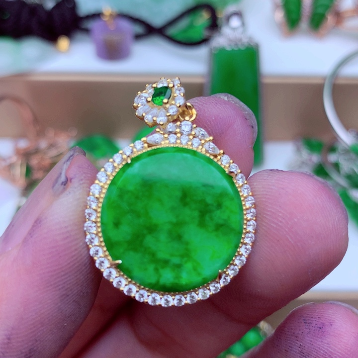 翡翠未镶嵌吊坠(不含链)