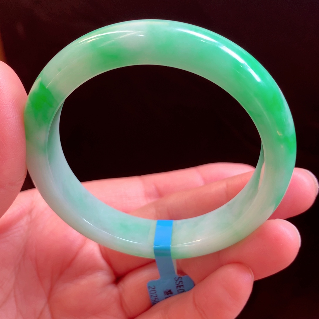 翡翠手镯未镶嵌缅甸翡翠