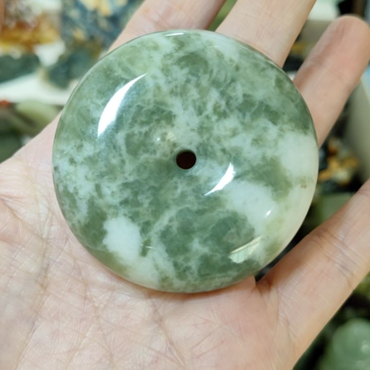 岫玉未镶嵌平安扣