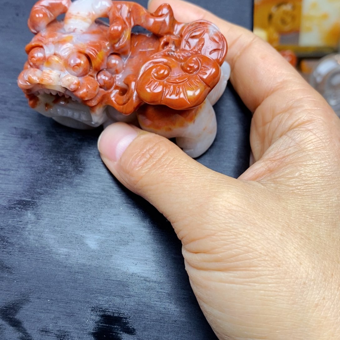 石英质玉（黄龙玉）颈饰9K金镶嵌