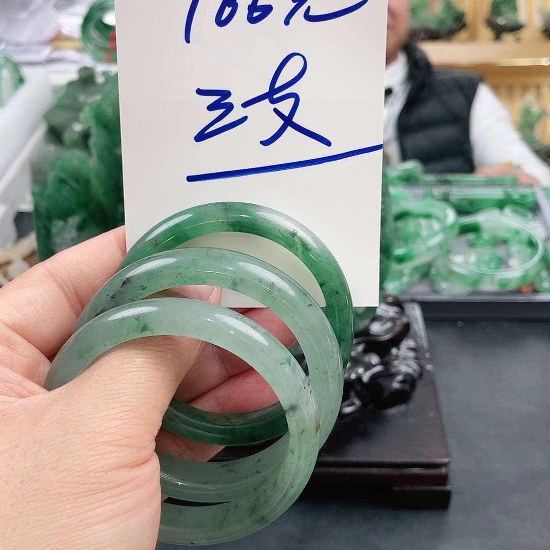 石英质玉三支未镶嵌苹*