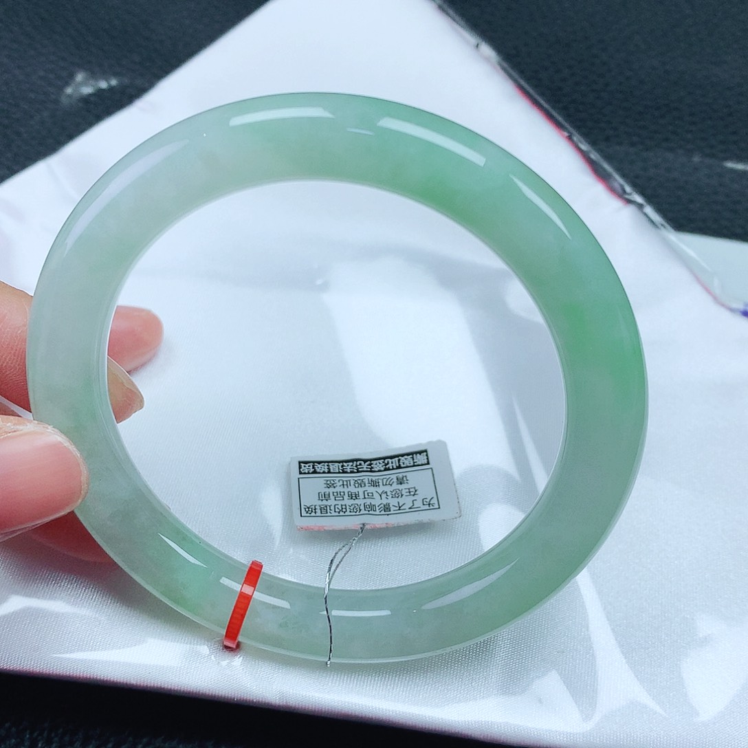 翡翠手镯未镶嵌58胖