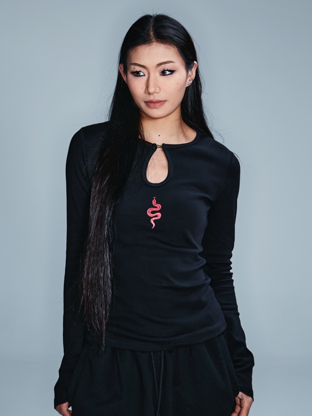 SUANS原创复古暗黑小蛇水滴领口个性紧身舒适上衣长袖