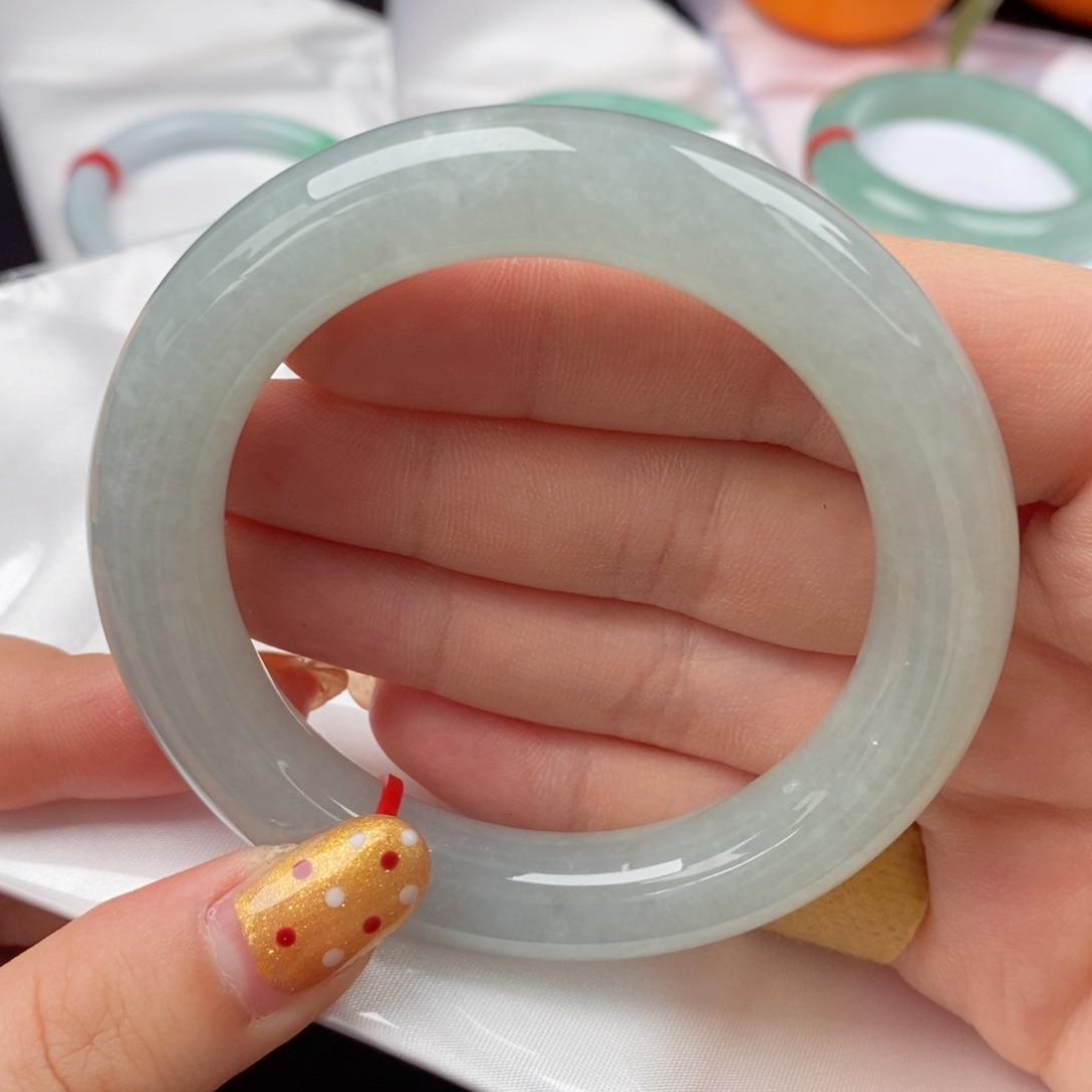 翡翠未镶嵌手镯56圆条