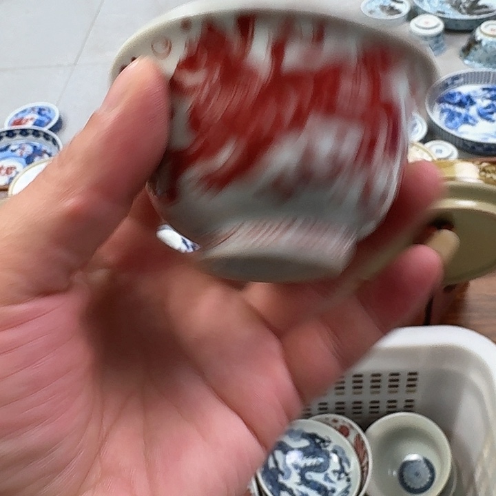 瓷片釉里红狮子主人杯景德镇