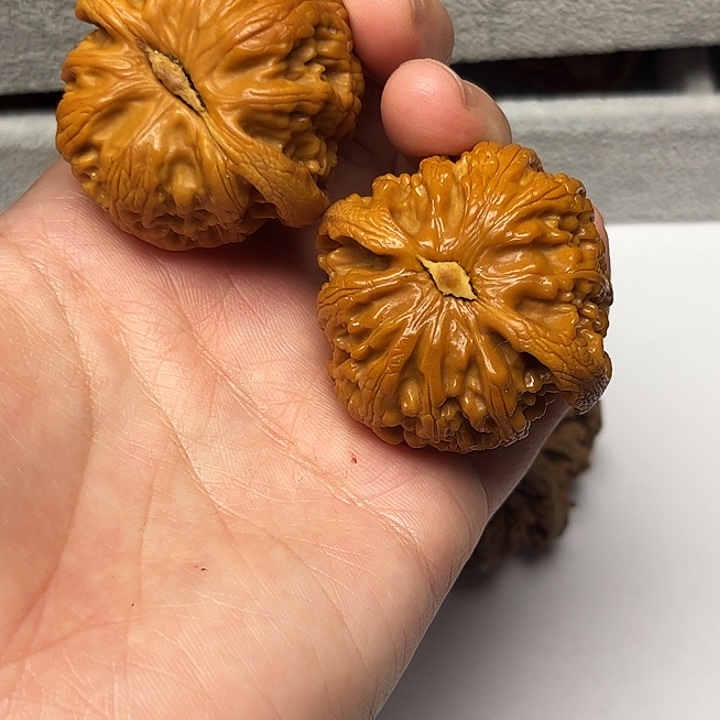 逍***遥秦岭文玩核桃核桃