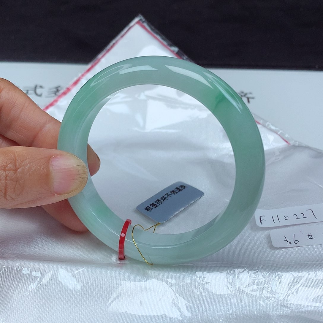 翡翠手镯未镶嵌56圈0227