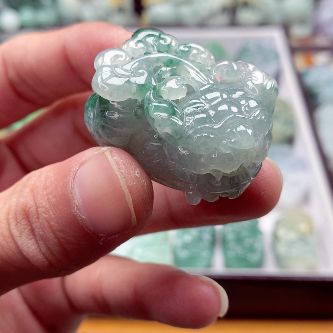 翡翠颈饰未镶嵌翡翠