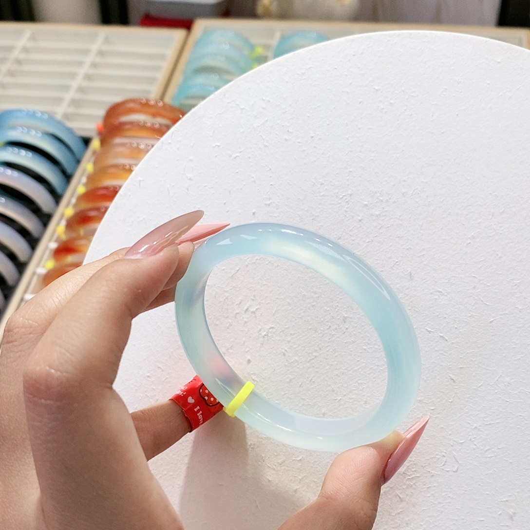 手镯玛瑙/玉髓未镶嵌56.8