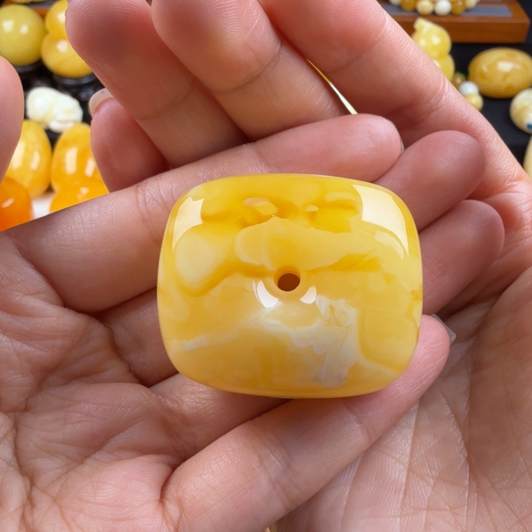 琥珀未镶嵌颈饰纯天然琥珀蜜蜡无优化