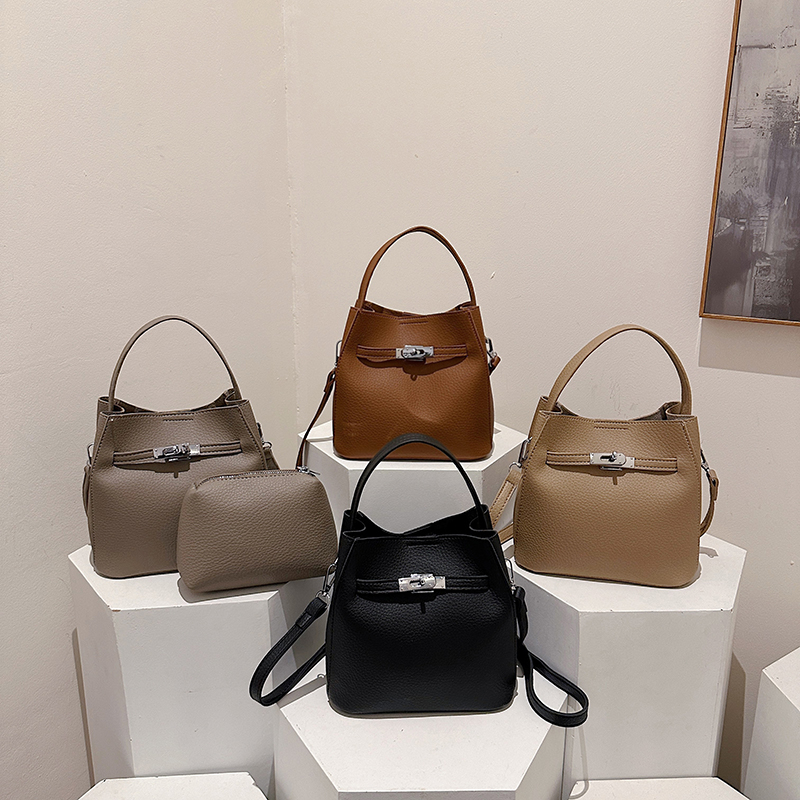 2025新款水桶包斜挎包小个子大容量包包气质单肩休闲韩版