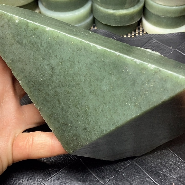 和田玉毛料未镶嵌