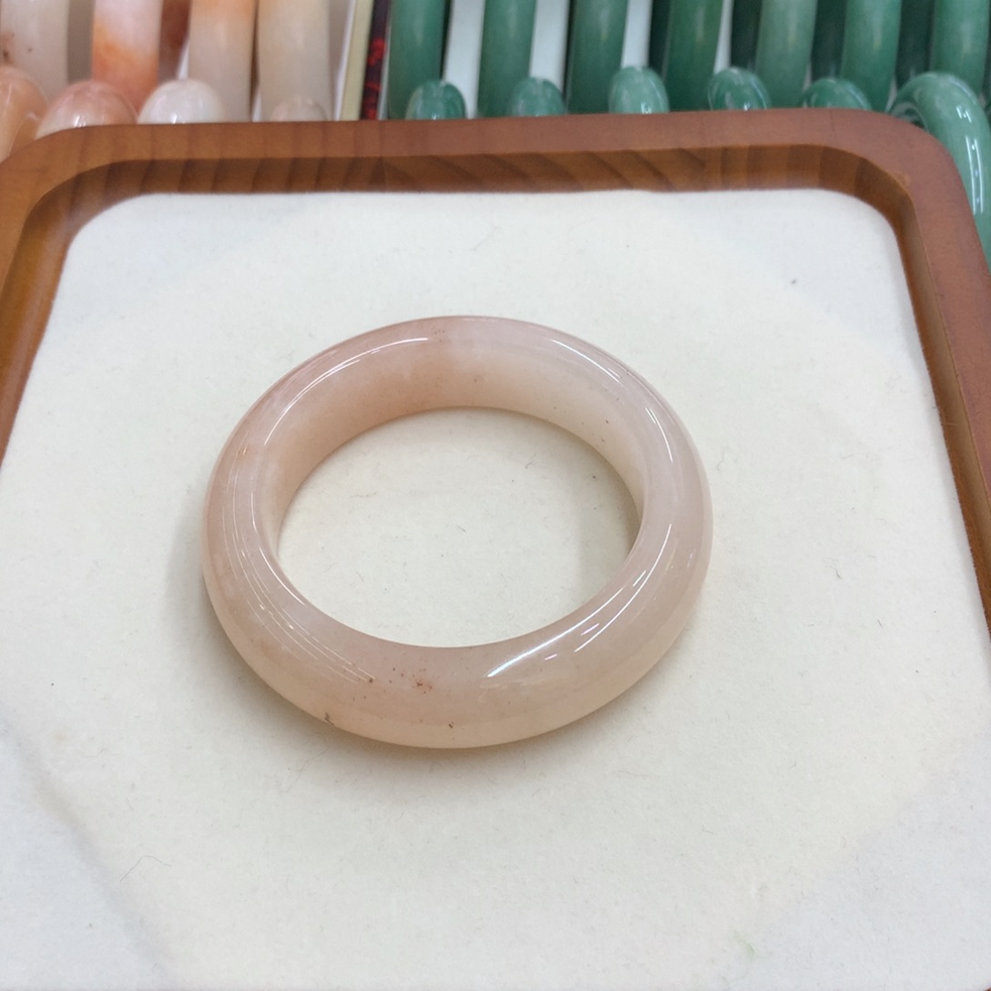 石英质玉未镶嵌手镯