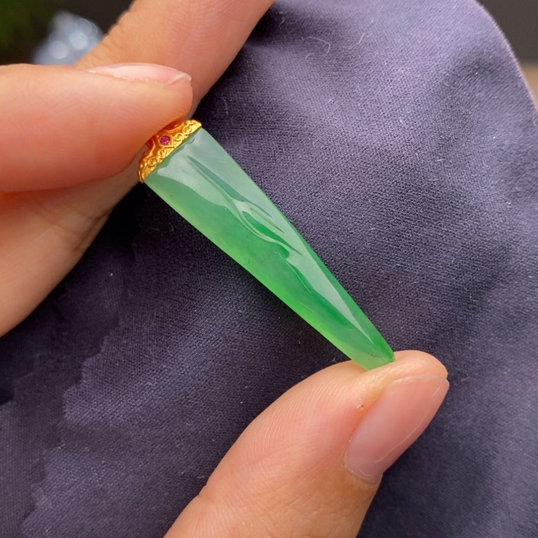 定制翡翠18K金镶嵌仿古牌