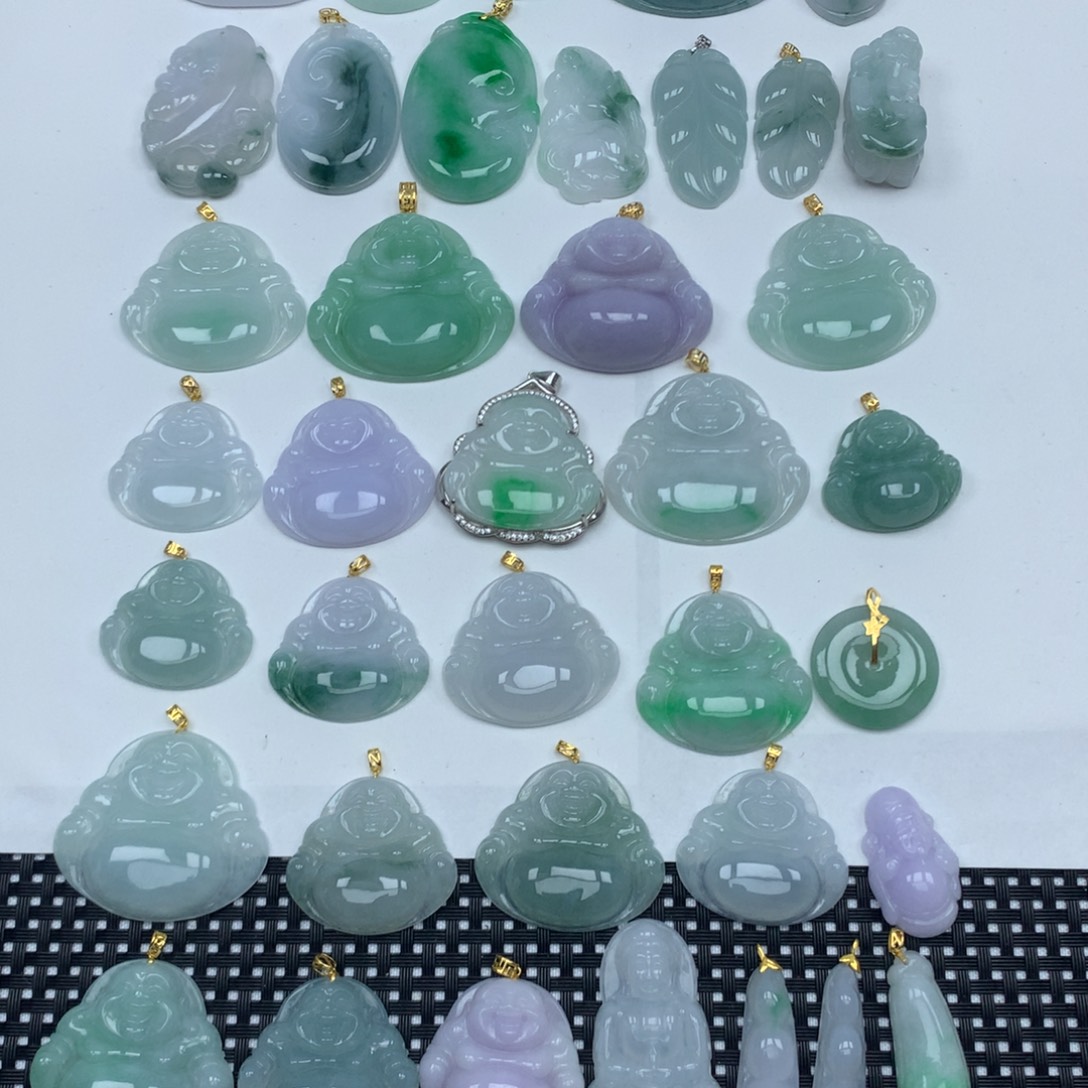 颈饰未镶嵌翡翠天然