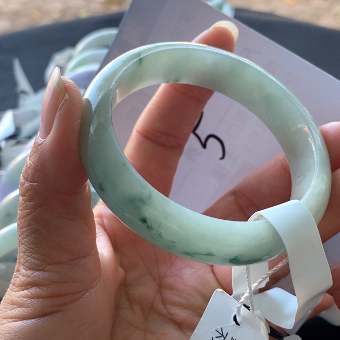 翡翠未镶嵌手镯手镯