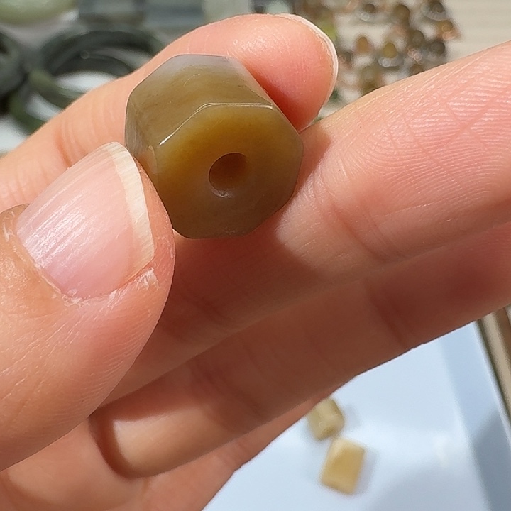 和田玉（糖玉）未镶嵌颈饰80