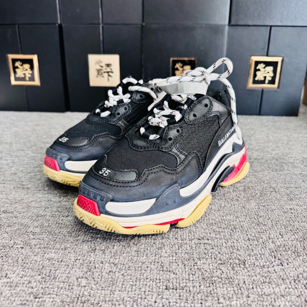 95新 Balenciaga/巴黎世家 Triple S黑白老爹鞋35码ysc2835
