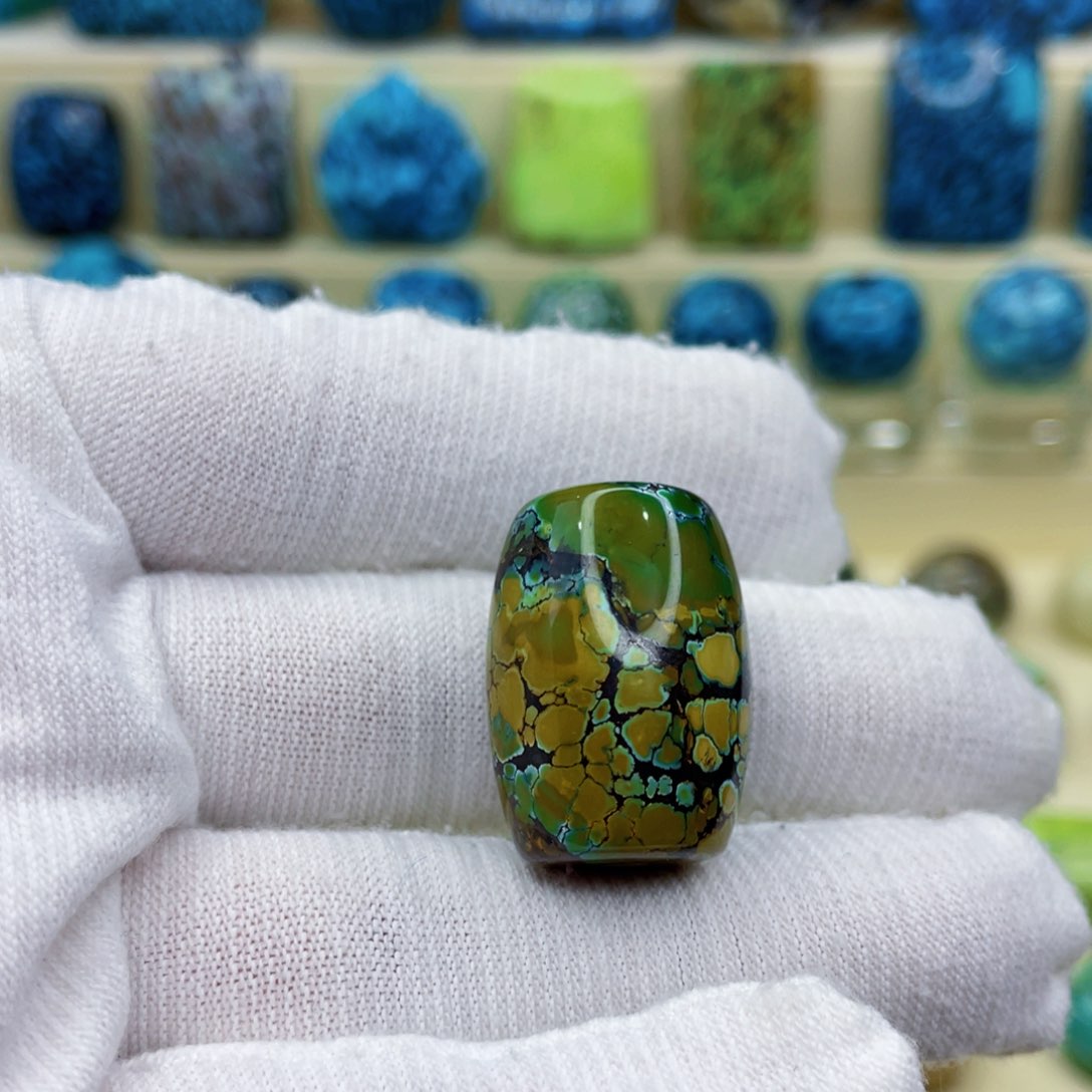 未镶嵌绿松石颈饰