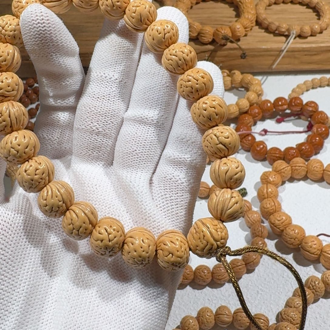 绿***茶桃核手串精品桃核