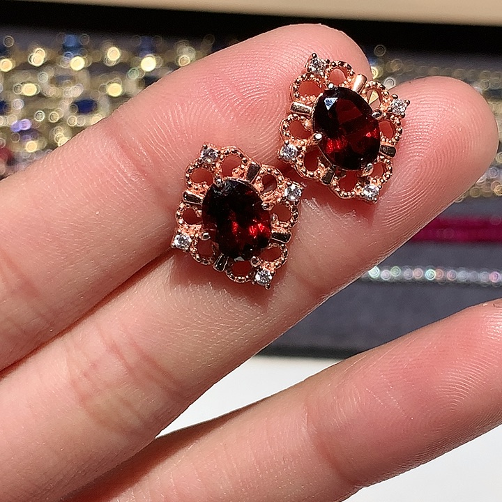 石榴石银S925镶嵌耳饰