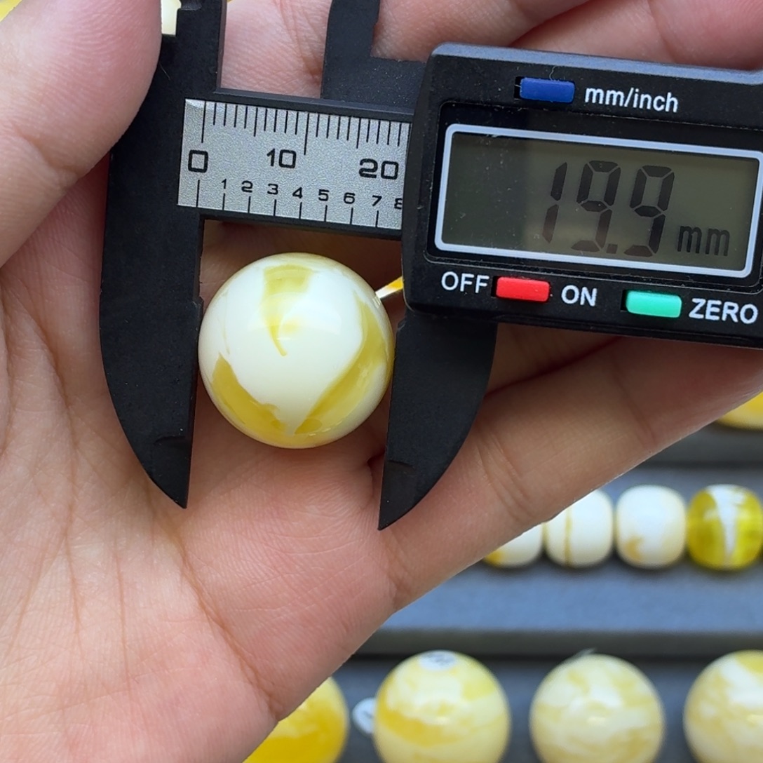 琥珀未镶嵌裸石圆珠