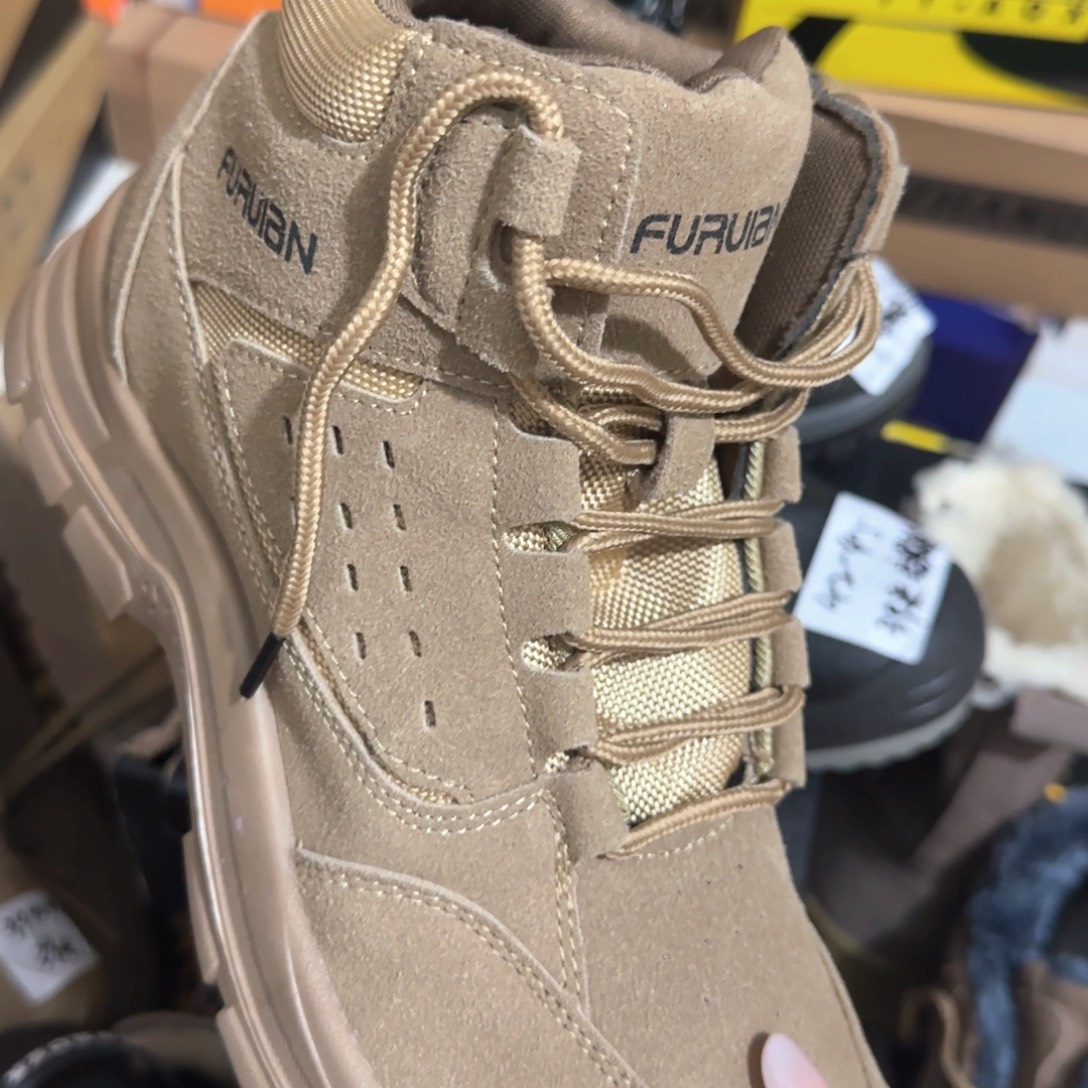 41码高帮卡其马丁靴高货