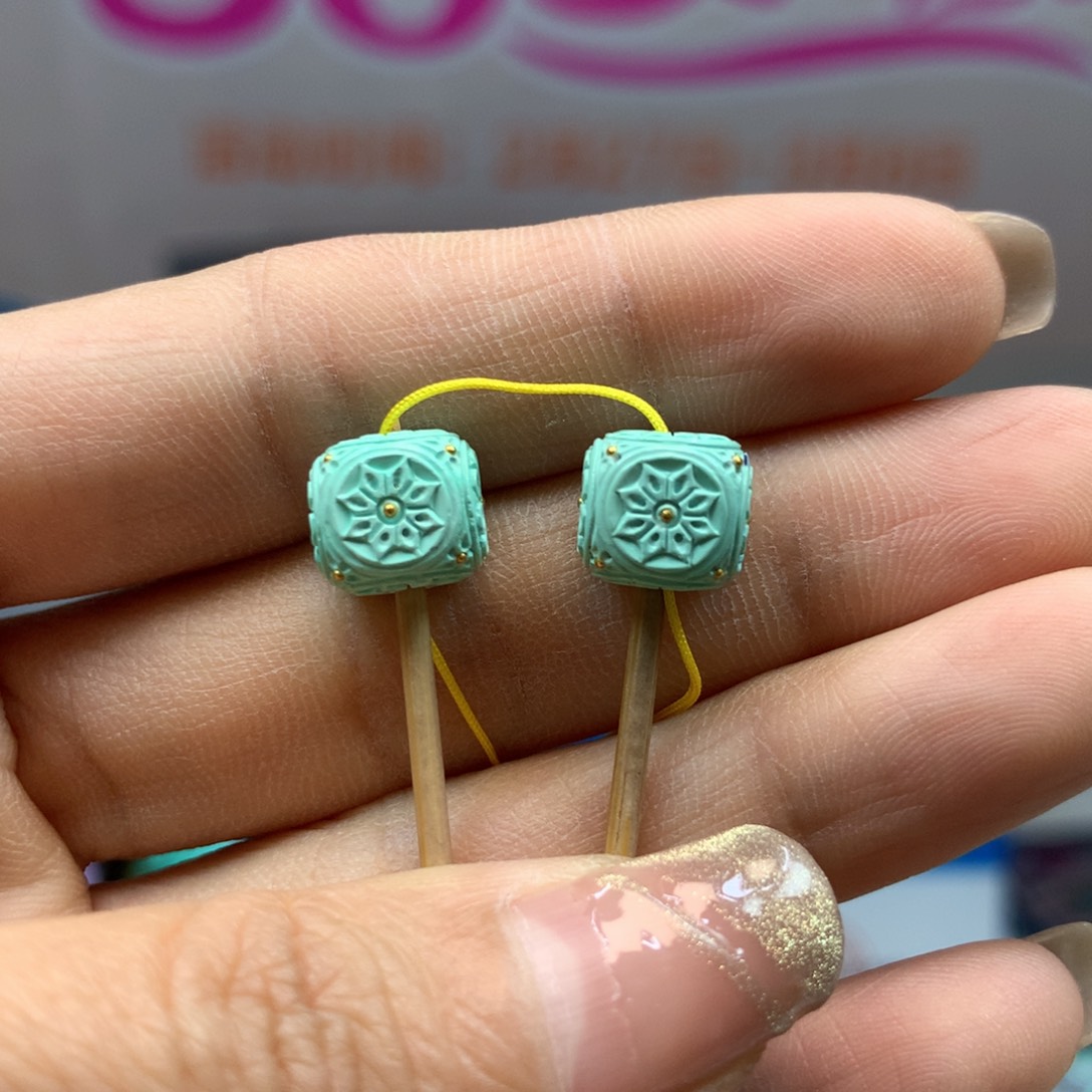 绿松石配饰未镶嵌