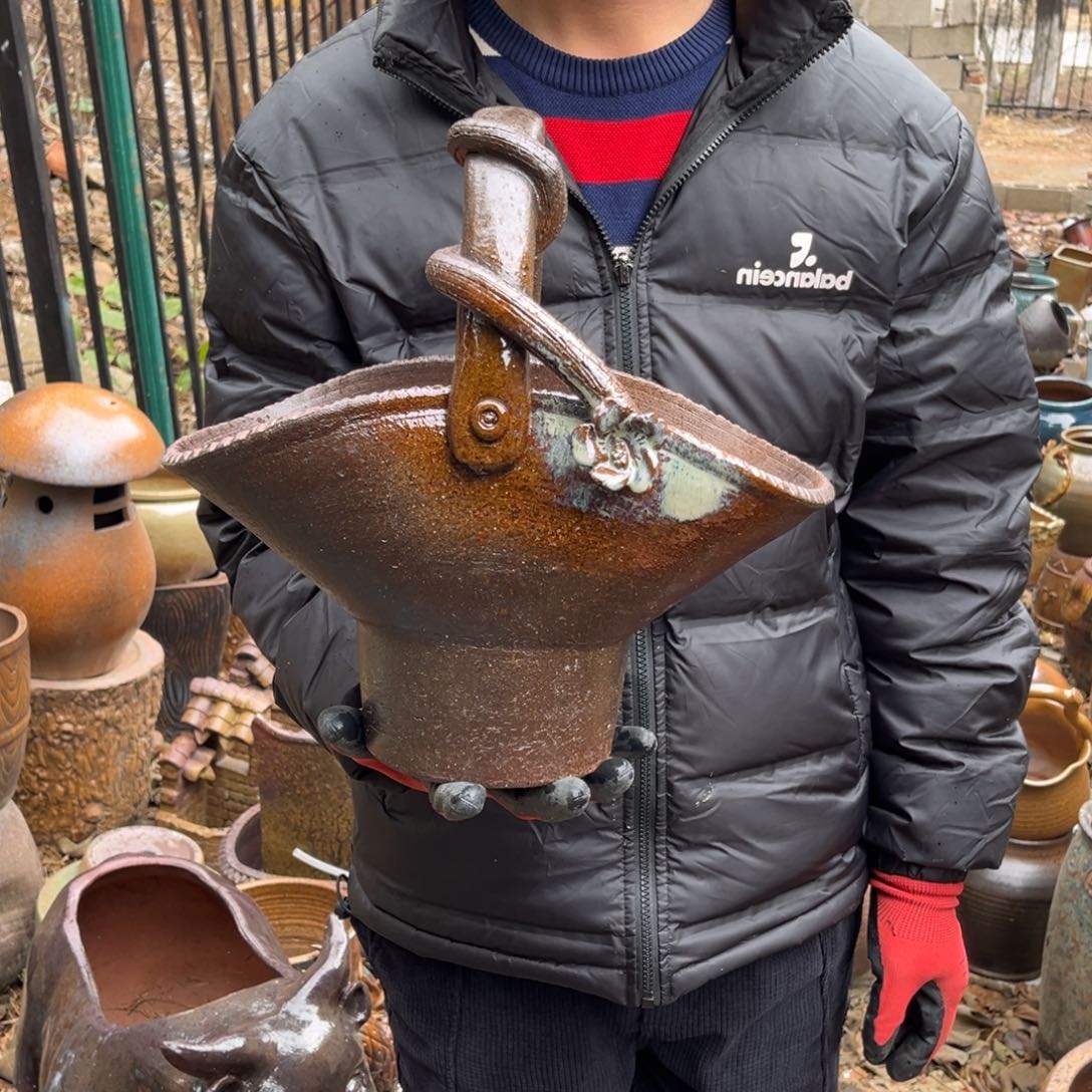 红陶高18长33宽19无孔