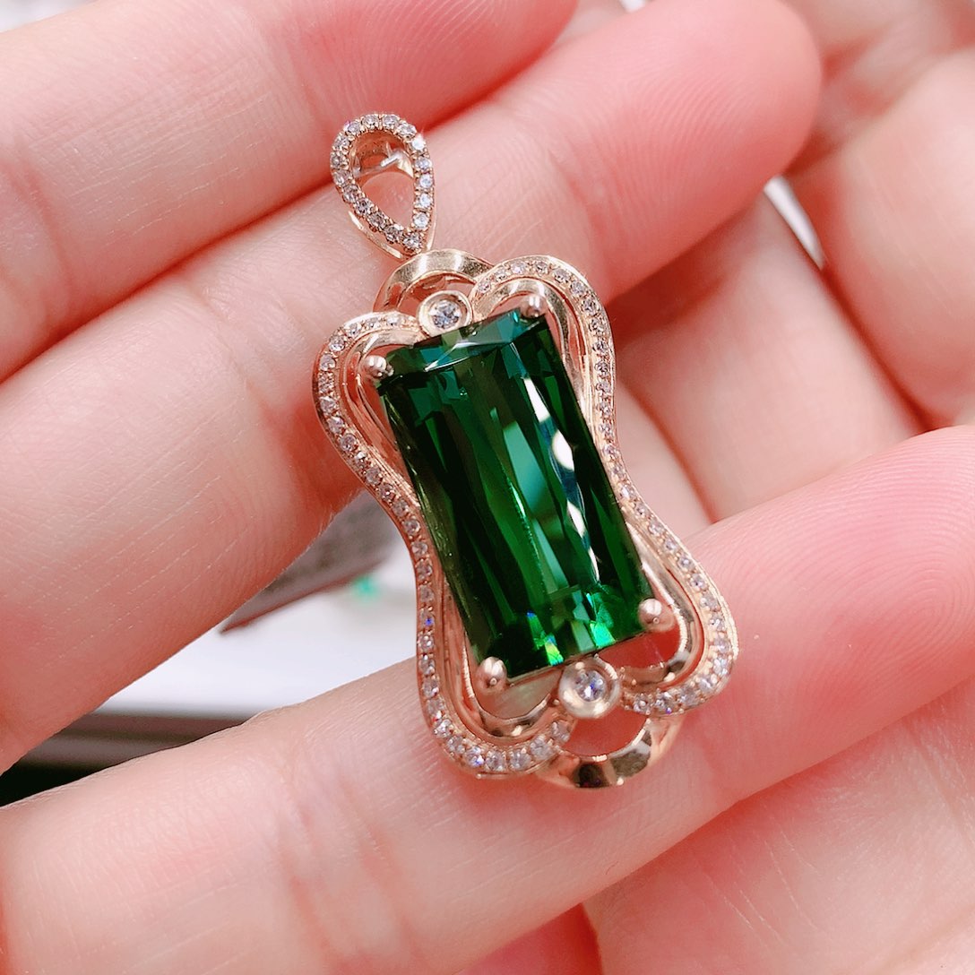 碧玺吊坠(不含链)18K金镶嵌