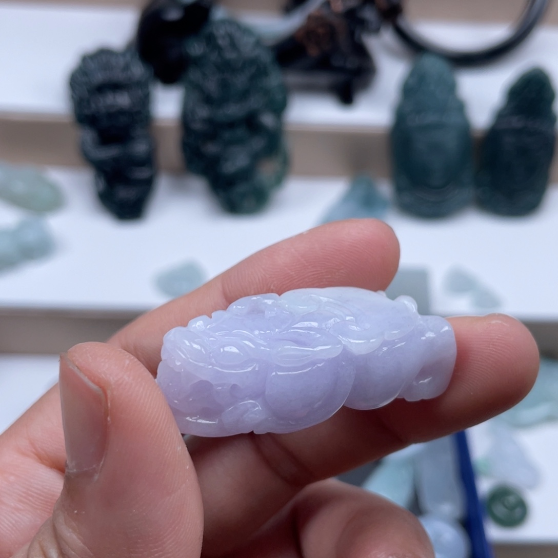 翡翠未镶嵌颈饰12