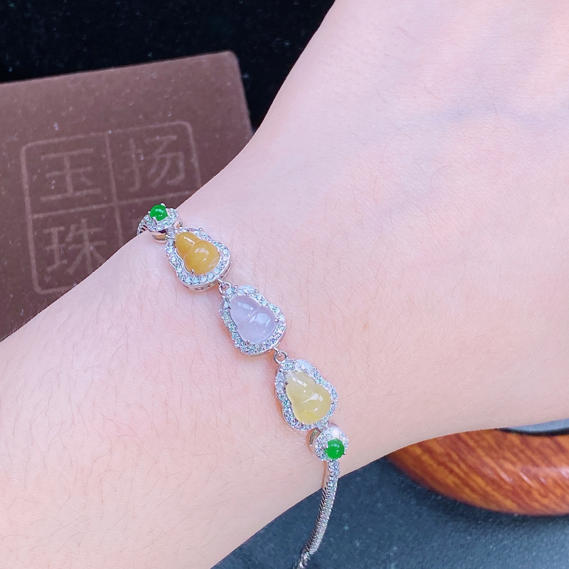 天然翡翠A货时尚多宝葫芦设计款手链通体S925银镶嵌