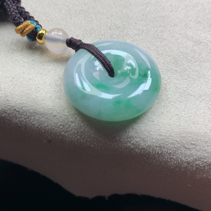 翡翠颈饰未镶嵌吊坠