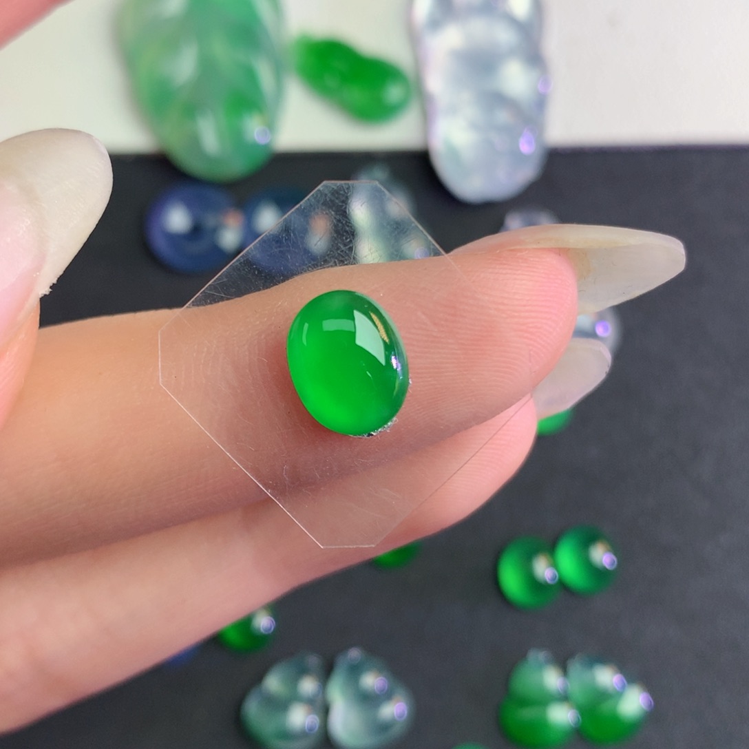 翡翠裸石9.3/7.3/3.71蛋面