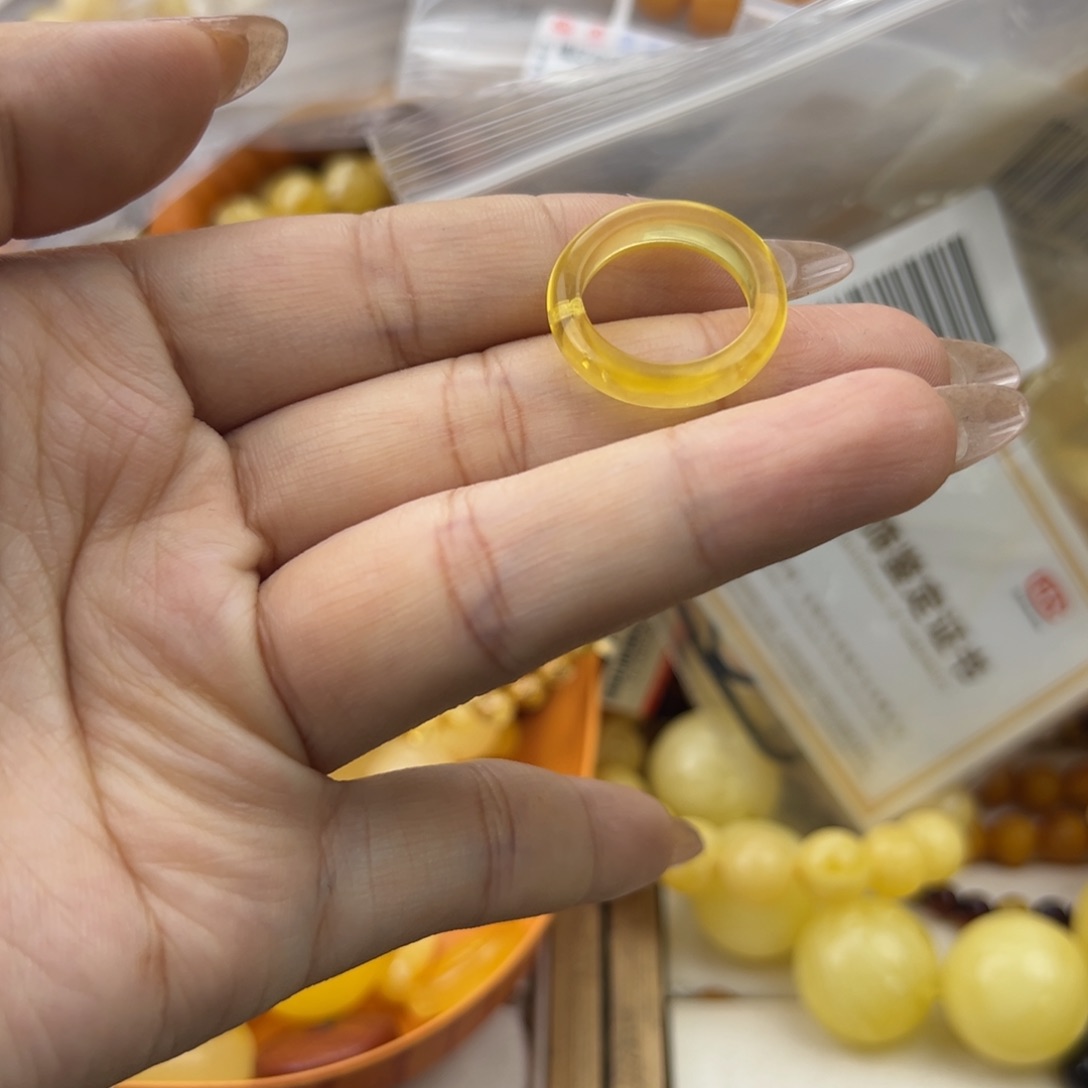 琥珀珠宝奇石未镶嵌