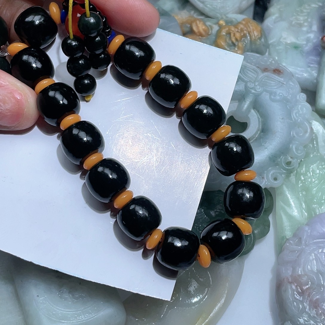 和田玉未镶嵌颈饰是