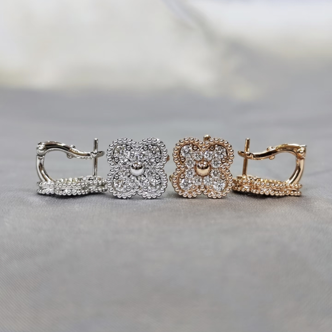 实验室培育钻石18k金镶嵌满钻四叶草耳拍重金版不缩水（8.5克上下）