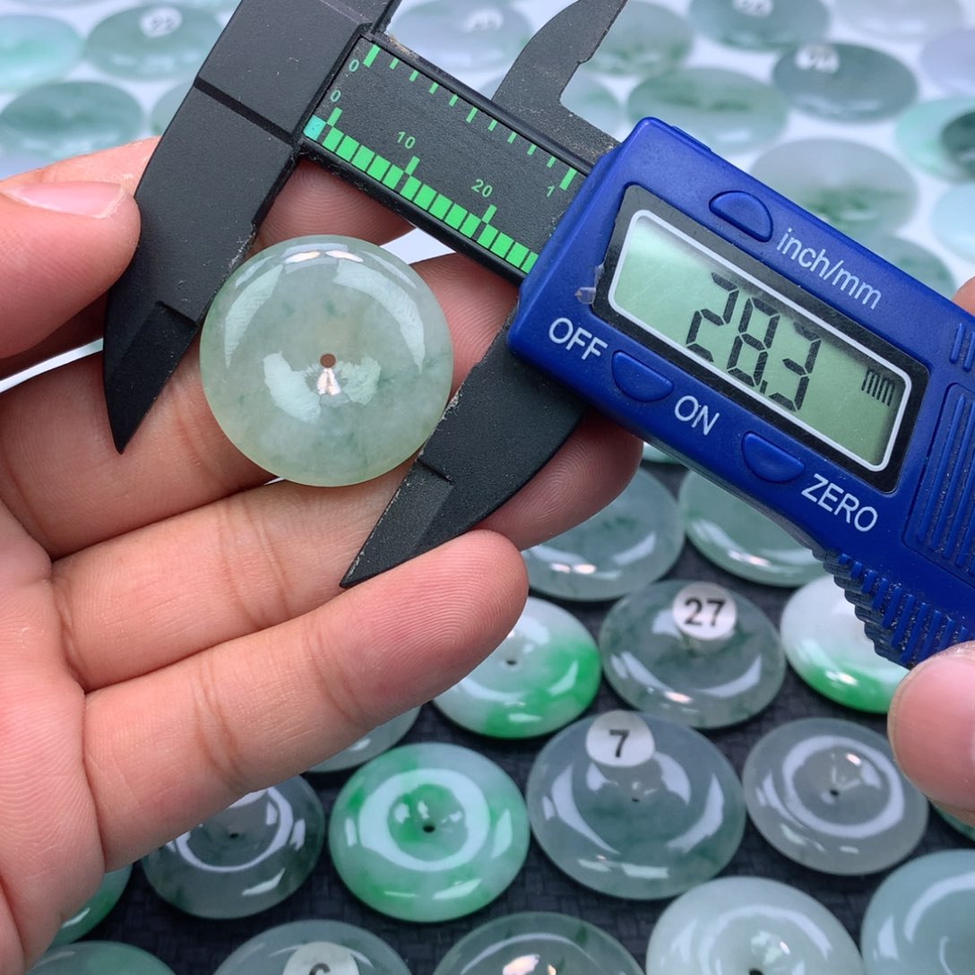 翡翠颈饰未镶嵌缅甸天然A货翡翠