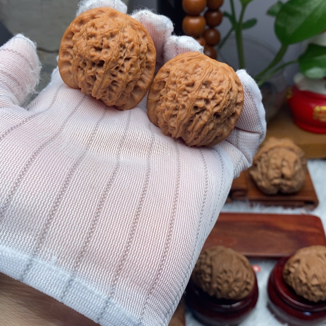 文玩核桃吊坠38尺寸血麒麟