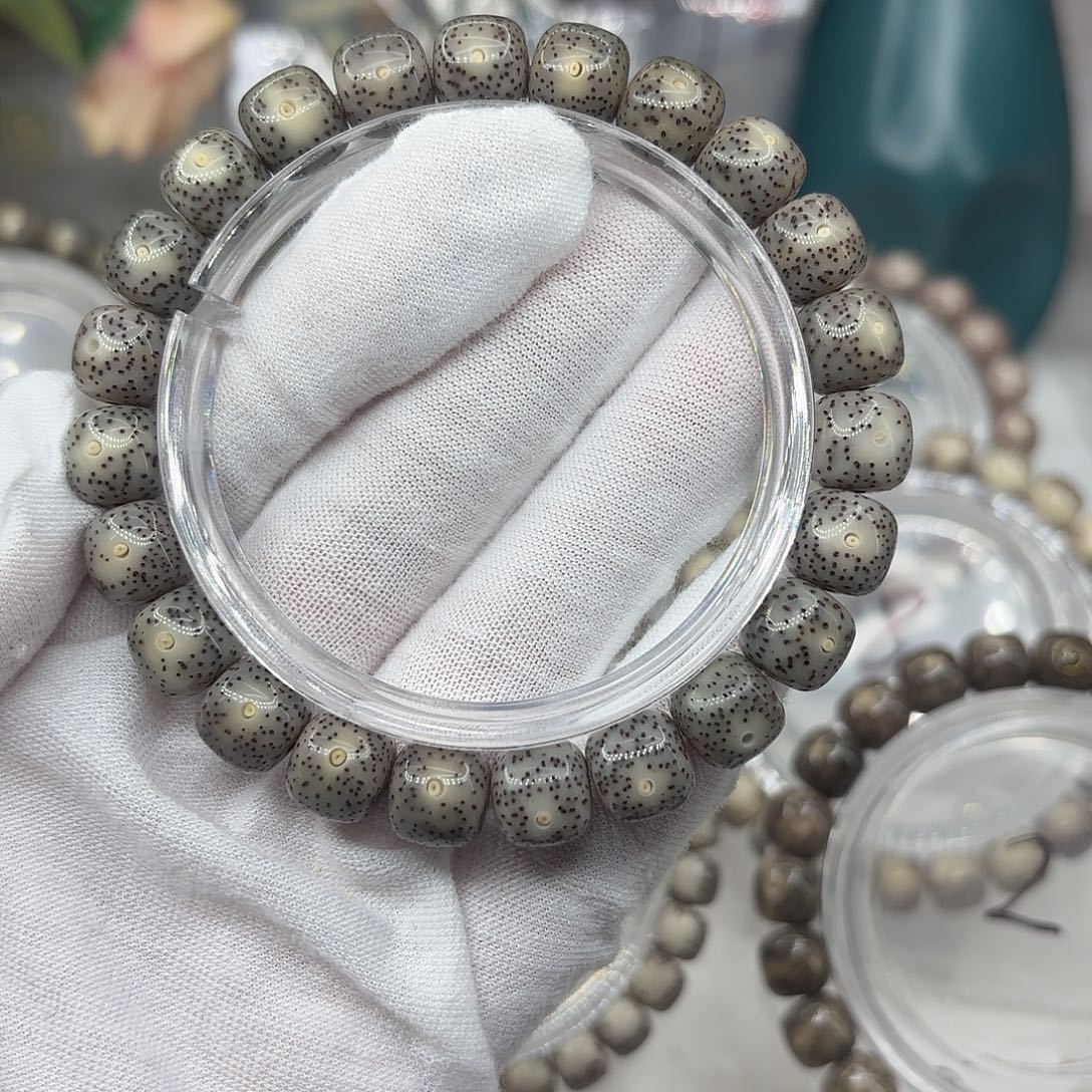 星月菩提手串灰冰