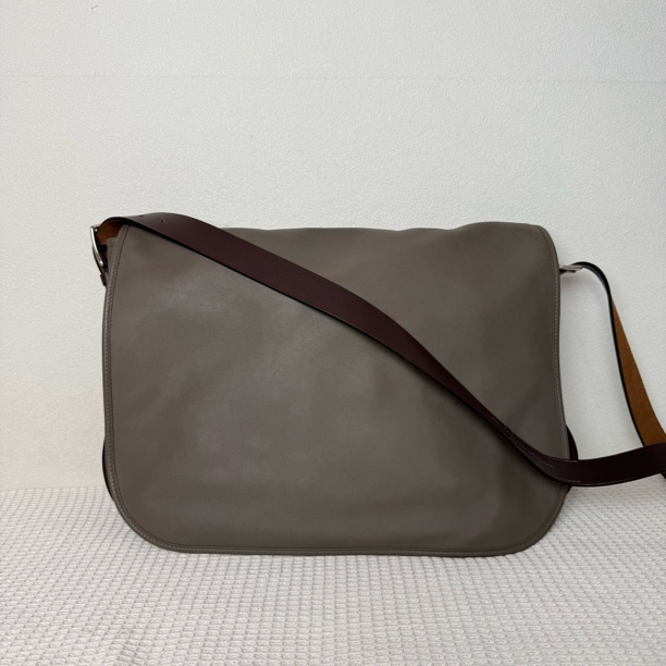 99新 Hermes/爱马仕 98新/4772男士时尚百搭大象灰全皮邮差包