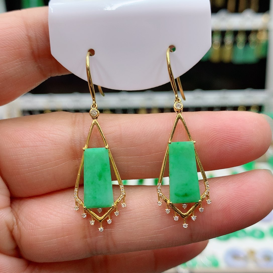 翡翠耳饰18K金镶嵌的