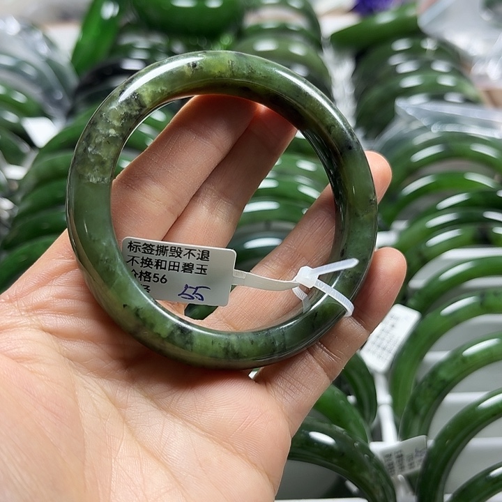 和田玉（碧玉）未镶嵌手镯正圈55有瑕
