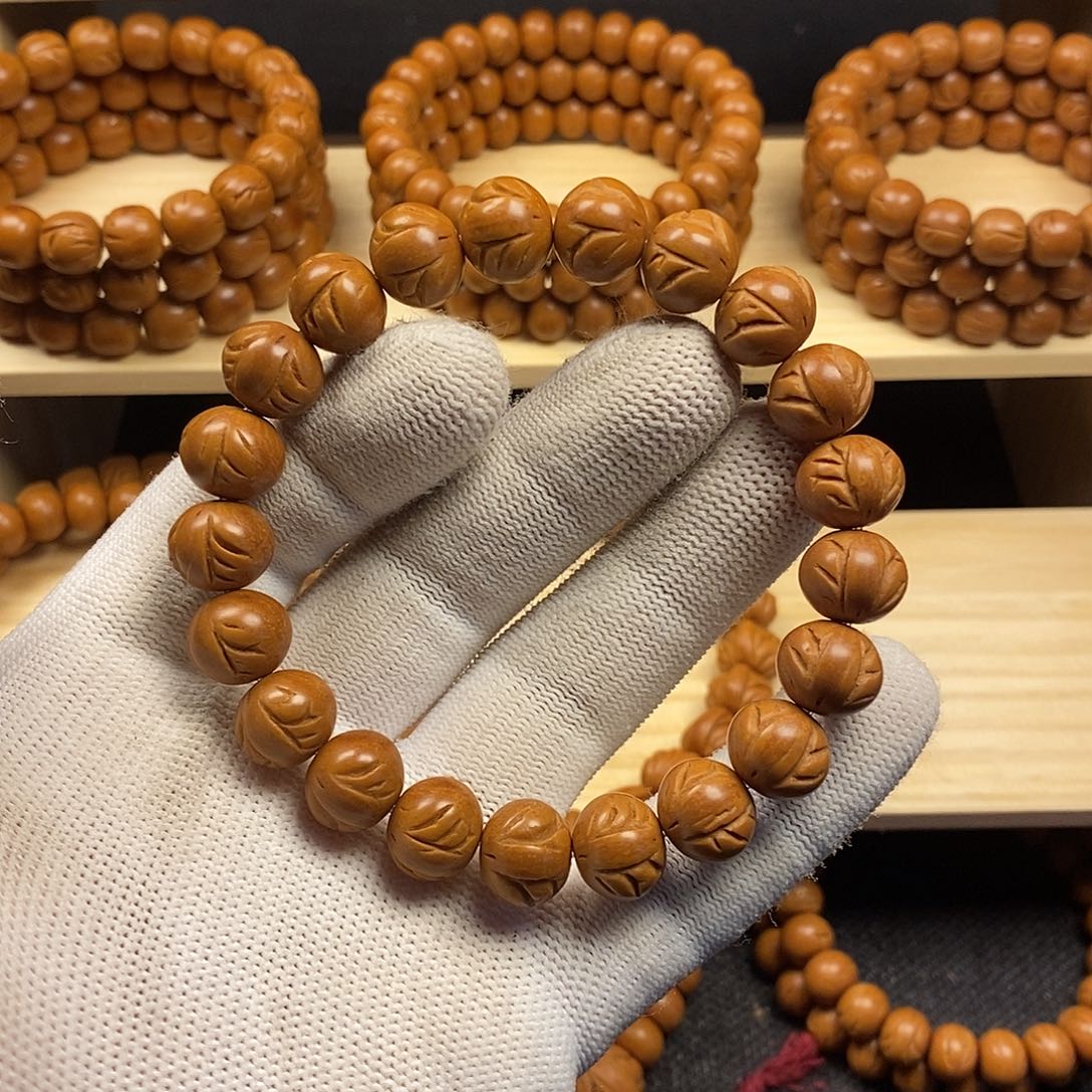 桃核手串龙纹苹果