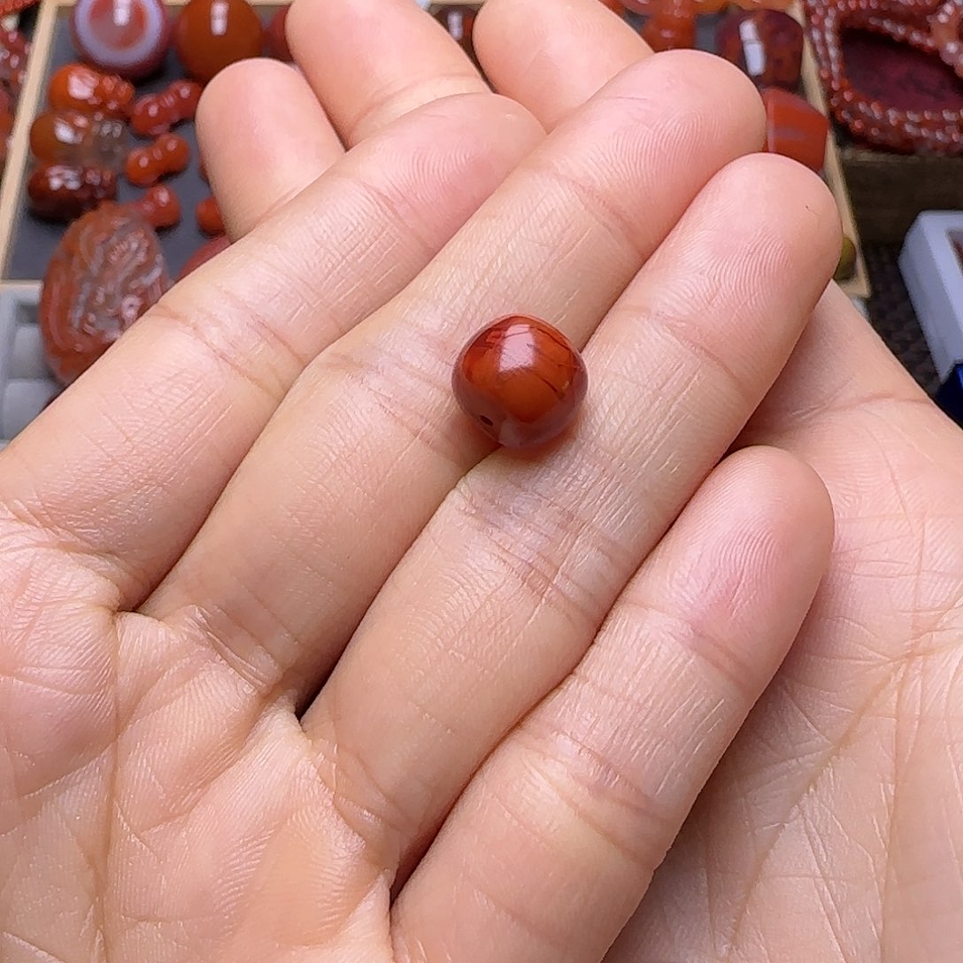 未镶嵌南红玛瑙珠宝奇石H****?