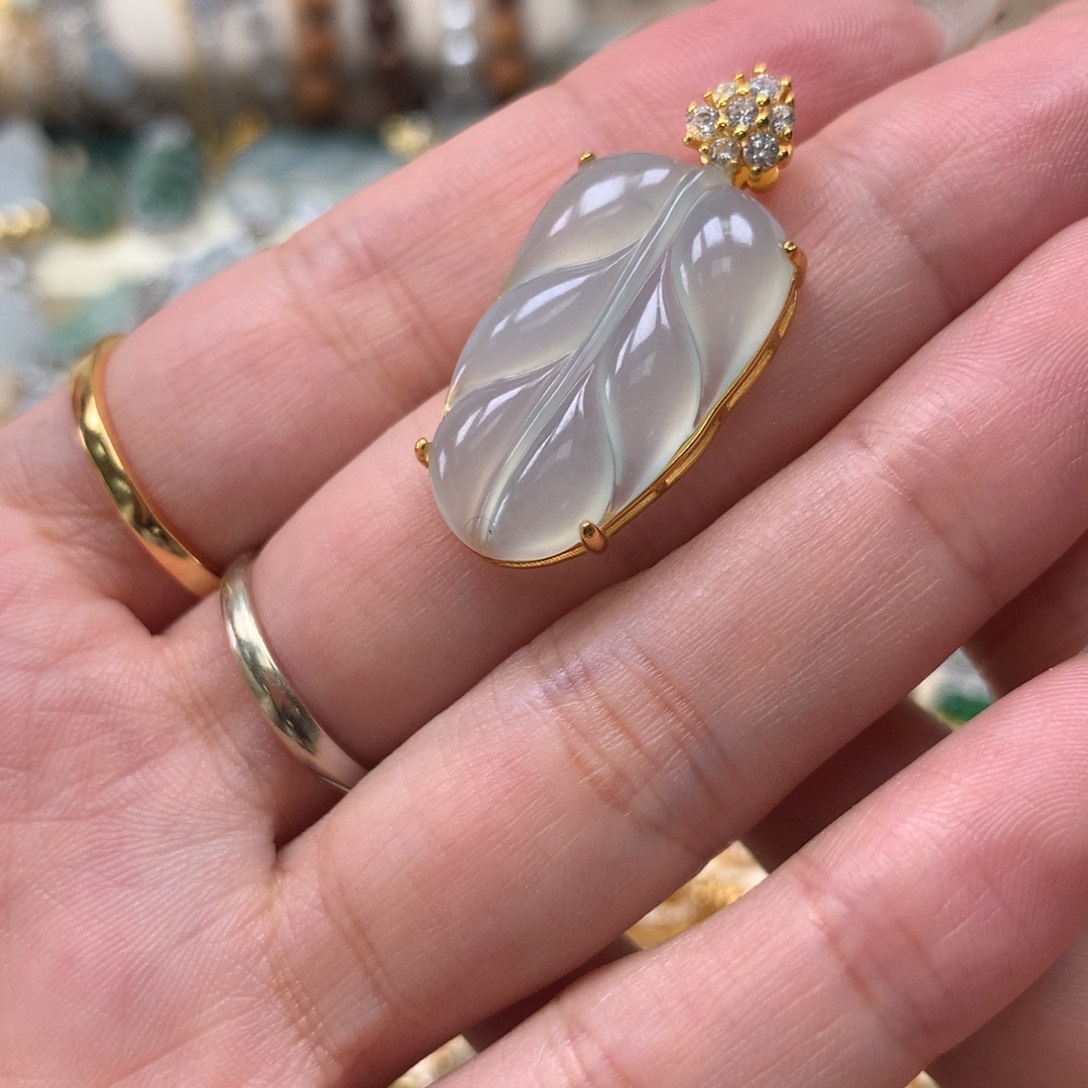 颈饰银S925镶嵌翡翠叶子