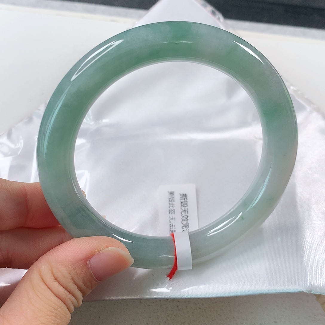 翡翠手镯（圆镯）未镶嵌62-63圈口 ①⑧④