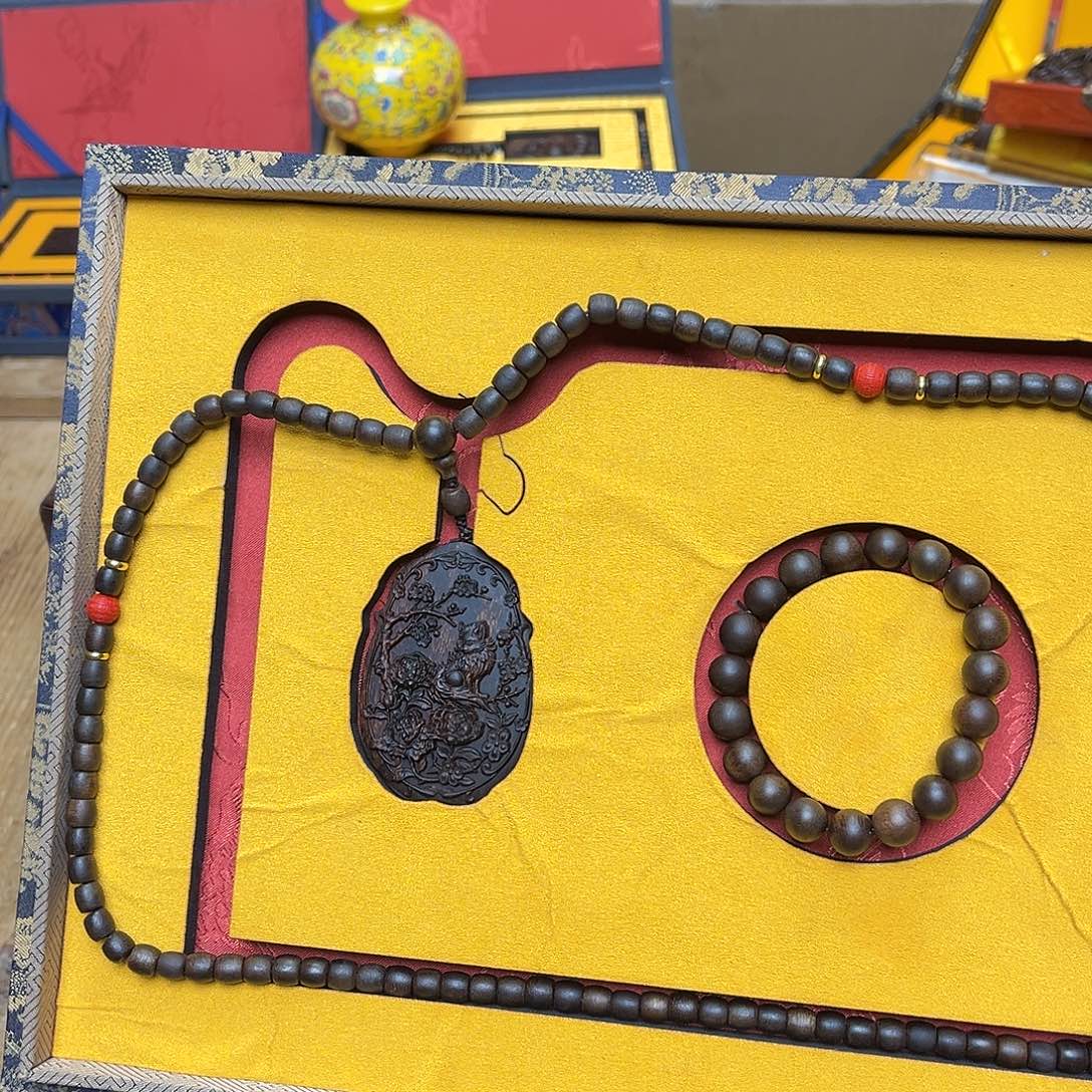 大叶紫檀（黑酸枝木类）