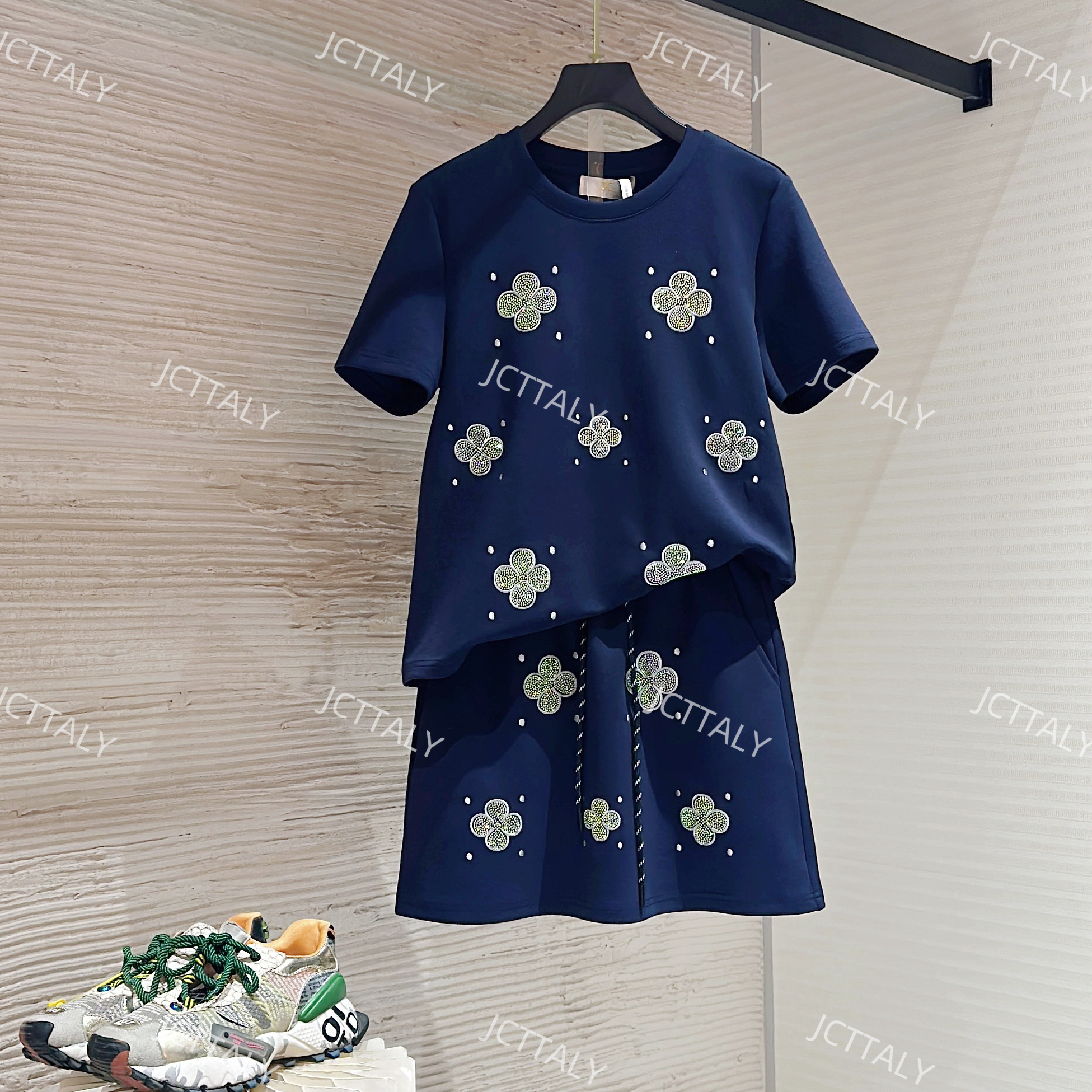 【宠粉价 】夏季新款水钻带花短袖两件套微胖显瘦套装裙裤TZ-93